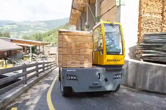 Baumann Seitenstapler im Einsatz